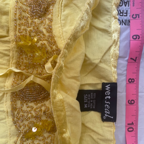 Yellow skirt - Picture 2 of 4